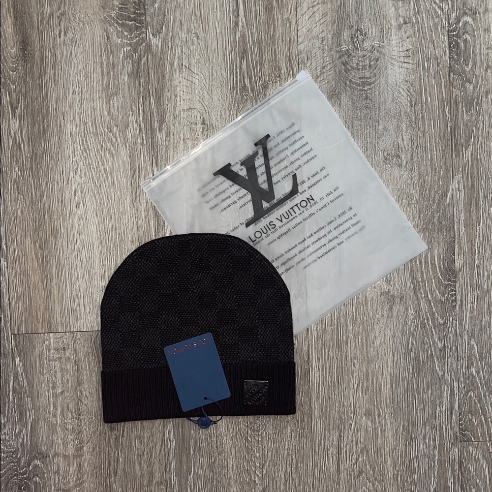 Luxury-Style Knit Beanie in Black Packaging